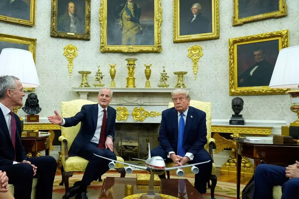 How Donald Trump Transformed the White House into a Glitzy Golden Showcase in Just 100 Days
